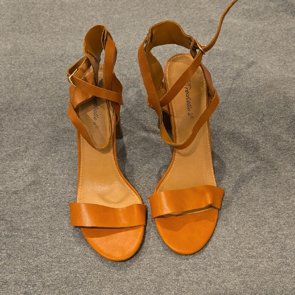 Breckelles Brown Heeled Sandals Minimalist Design